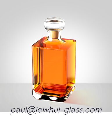 คุณภาพ  750ml Whiskey Bottle/Golden Hot Stamping/Embossed Logo/Wooden Cork โรงงาน