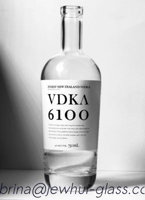 ซื้อ 750ml VDKA 6100 VODKA GLASS BOTTLE, SUPER FLINT, PAPER LABEL DECORTION, New Zealand Vokda การผลิตออนไลน์
