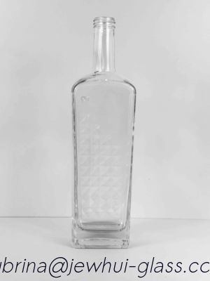 ซื้อ 750 ml Clear Glass Long Neck Rectangular Michigan Liquor Bottle 21.5 mm Bar Top Neck Finish online manufacture